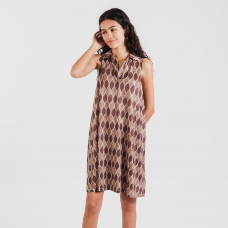 Vestido corto cuello y solapa soft Carlota marrón