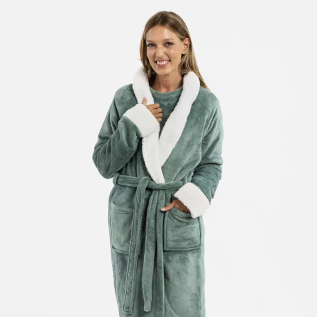 Bata terciopelo sherpa lisa