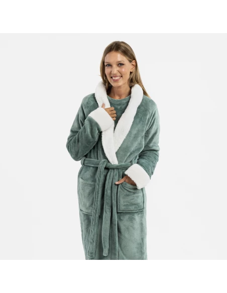 Bata terciopelo sherpa lisa