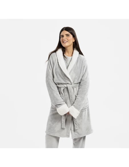 Bata terciopelo sherpa lisa