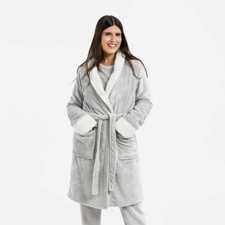 Bata terciopelo sherpa lisa