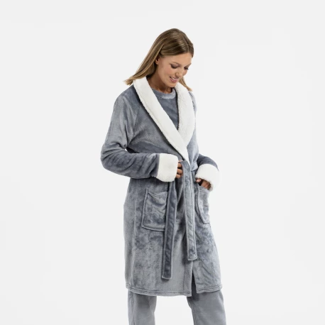 Bata terciopelo sherpa lisa