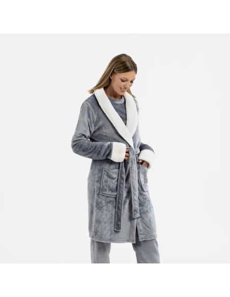 Bata terciopelo sherpa lisa