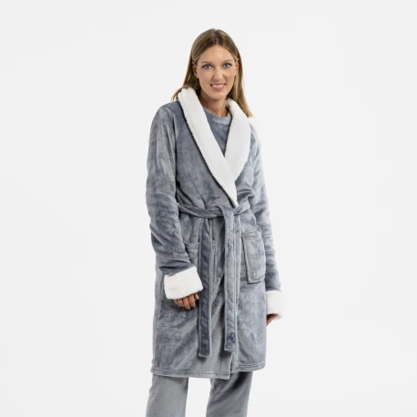 Bata terciopelo sherpa lisa