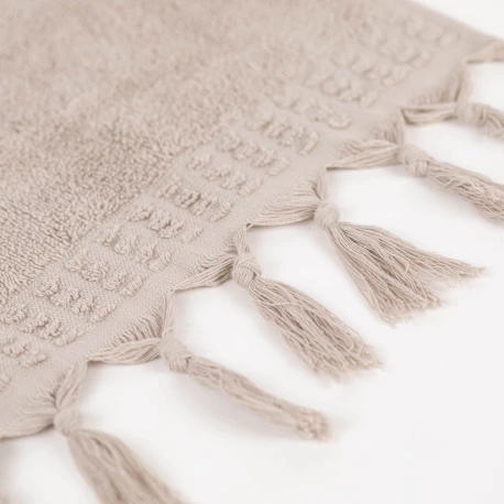 Toalla flecos lisa 550gr