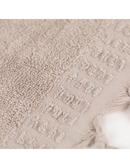 Toalla flecos lisa 550gr