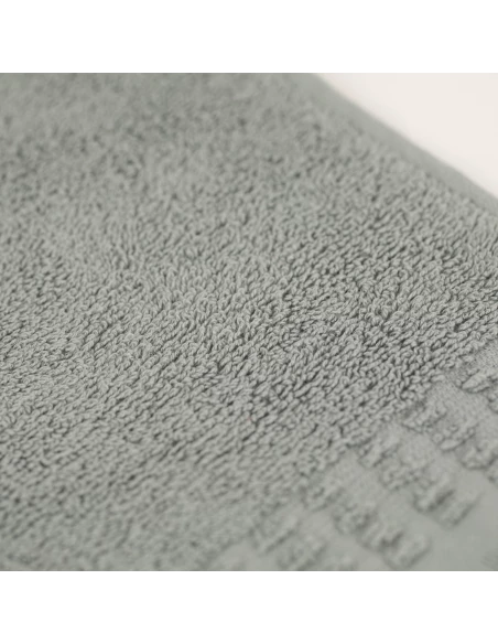 Toalla flecos lisa 550gr