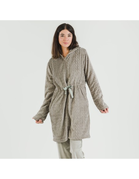 Bata terciopelo con gorro Devore lisa