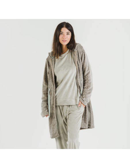 Bata terciopelo con gorro Devore lisa