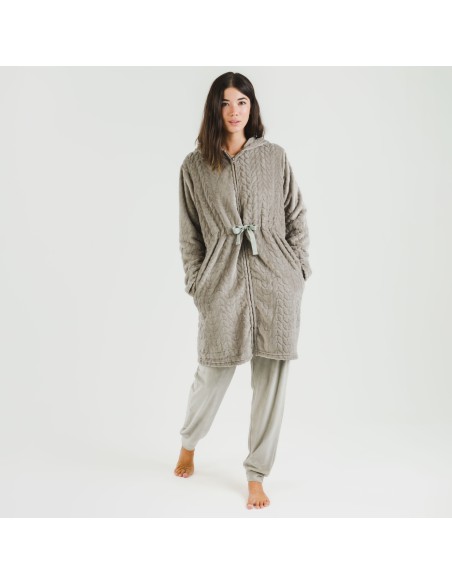 Bata terciopelo con gorro Devore lisa