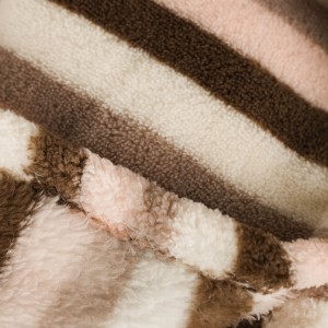 Manta coral Raya Norma chocolate 2