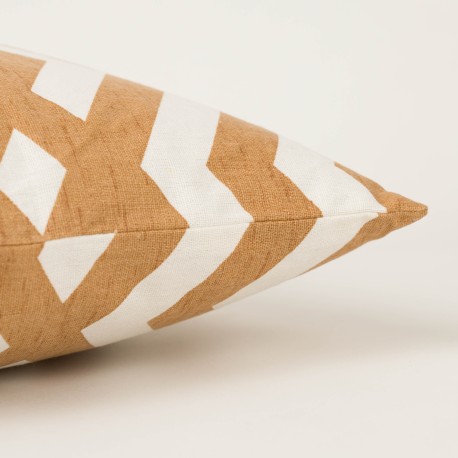 Cojín cuadrante antimanchas Nela liso 50x50 - funda + relleno