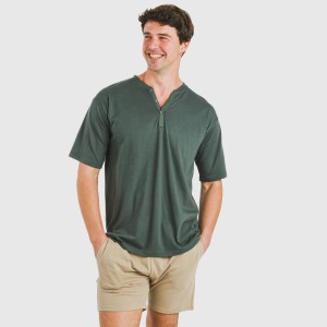 Pijama corto hombre con botones verde - arena