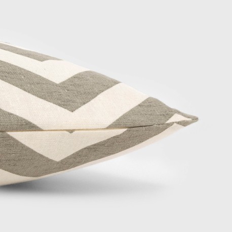 Cojín rectangular antimanchas 30x50  Nela liso - funda + relleno